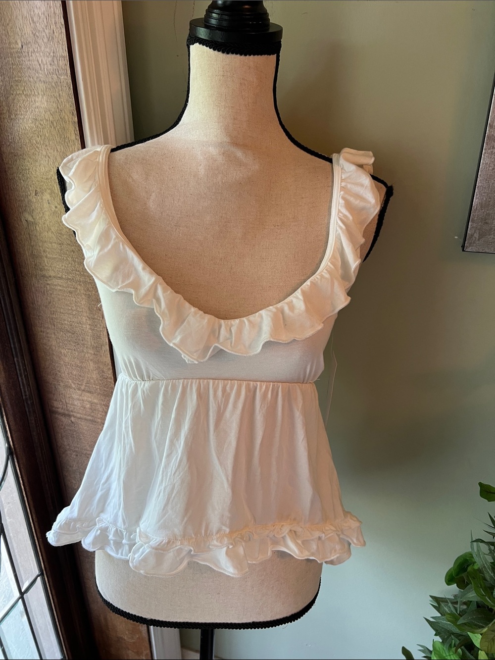 Heart Hips White Ruffle-Trim Sleeveless Tank